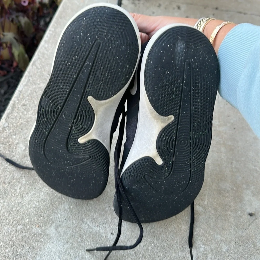 Nike air precision II size 7